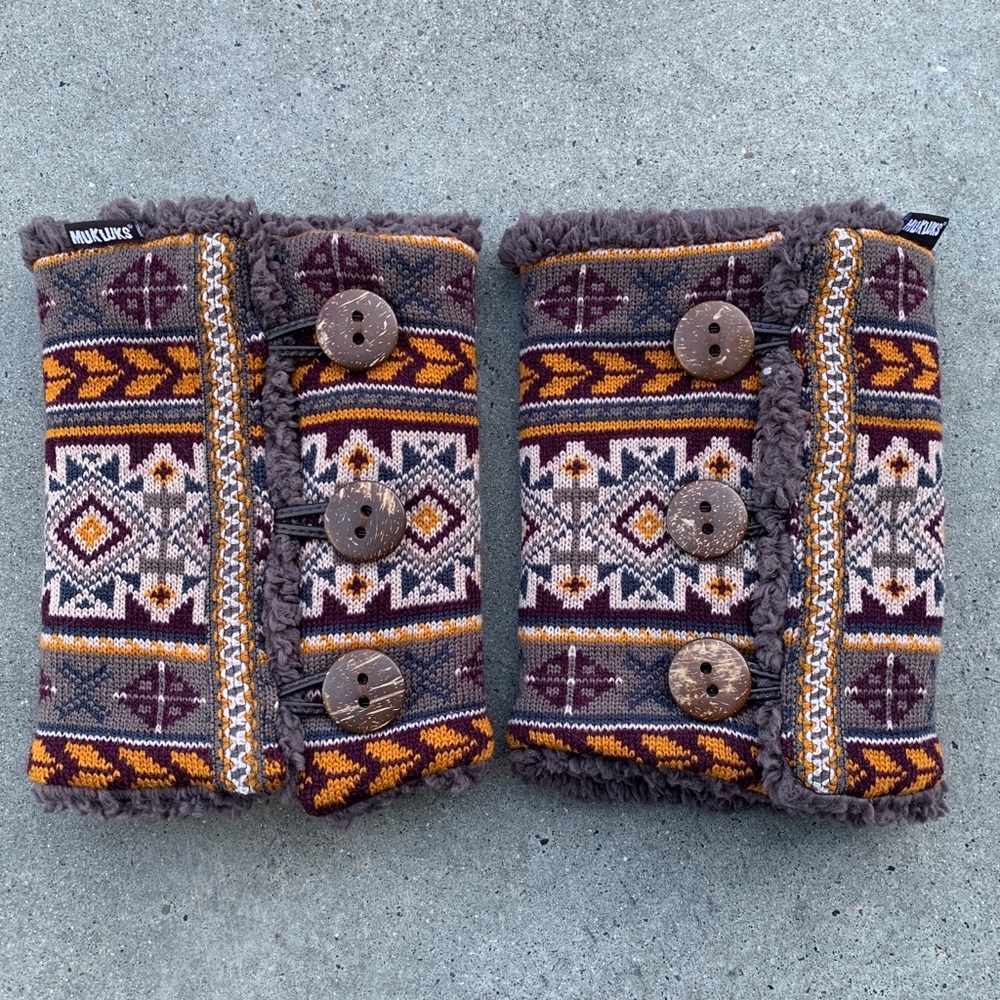 🌵3 for $20 Muk Luks Knit Aztec Leg Warmers